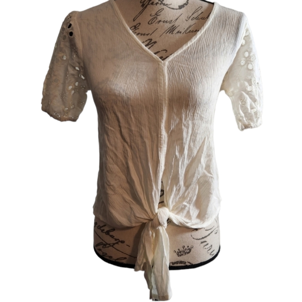 LUQ Vneck Eyelet Sleeve Front Tie Blouse